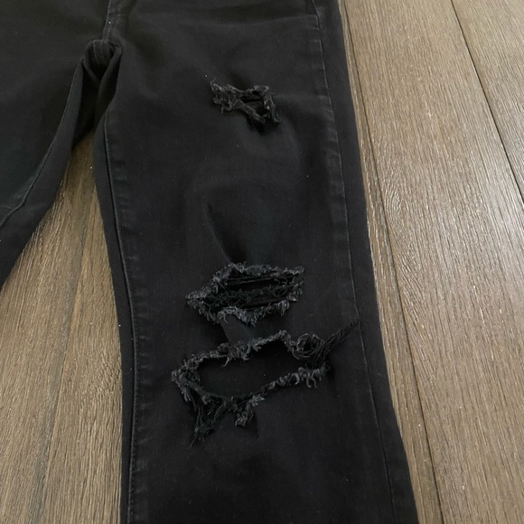 Joe’s Jeans High Rise Distressed Skinny Jeans. Ragged Hem. Black Size 28. - Picture 2 of 8